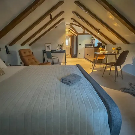 Blue Charm Apartment *